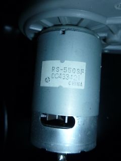 Elektromotor mit Typenbezeichnung