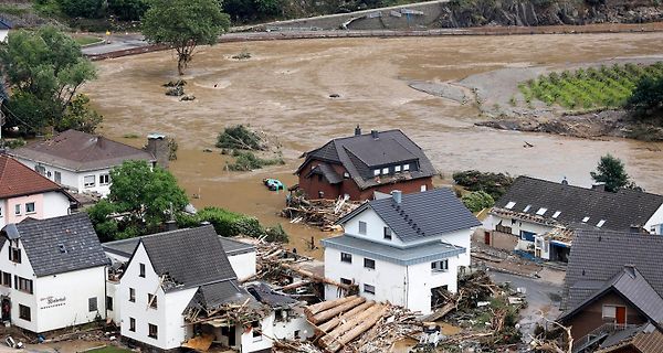 Überschwemmung in einem Wohngebiet