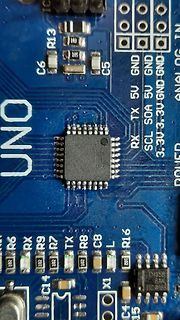 Nahaufnahme einer Arduino Uno Leiterplatte