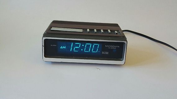 Digitaler Wecker von Micronta