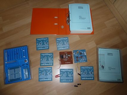 Lehrbuch und Leiterplatten zur Halbleiter-Elektronik