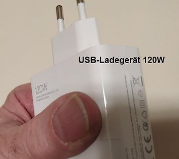 Weißes 120W USB-Ladegerät