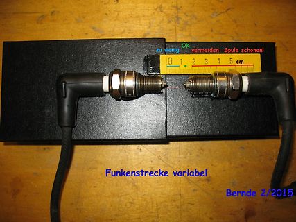 Messung der Funkenstrecke mit Lineal
