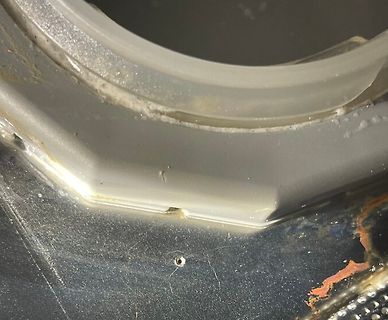 Nahaufnahme einer Kunststoff- und Metalloberfläche