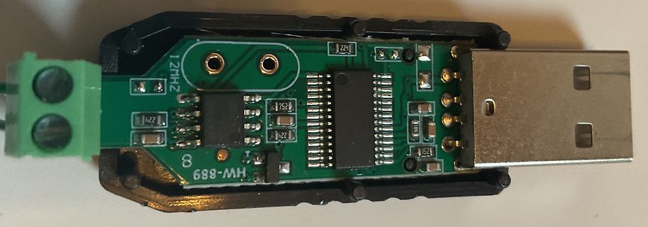 Innenansicht eines USB-Dongles auf Leiterplatte
