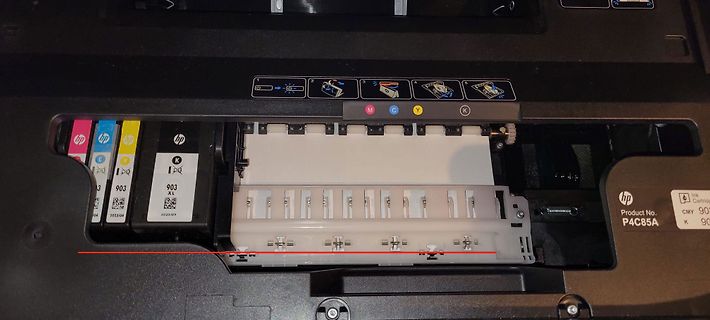 Offener Tintenfach eines HP Druckers