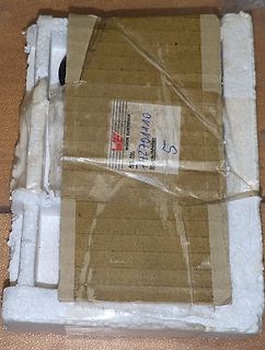 Verpacktes Paket mit Etikett
