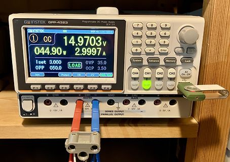Programmierbares DC-Netzteil GW Instek GPP-4323