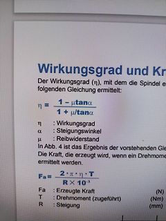 Text mit Formeln zum Wirkungsgrad und zur Kraft