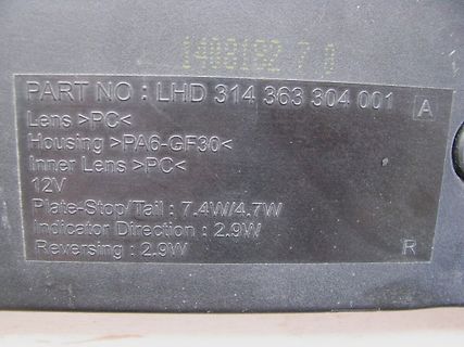 Typenschild einer Fahrzeugleuchte