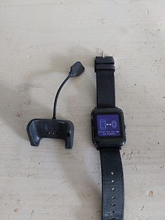 Amazfit Smartwatch mit Ladestation