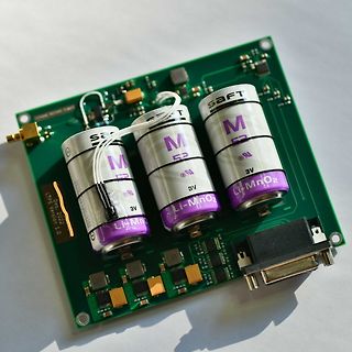Leiterplatte mit drei Saft Li-MnO2 Batterien