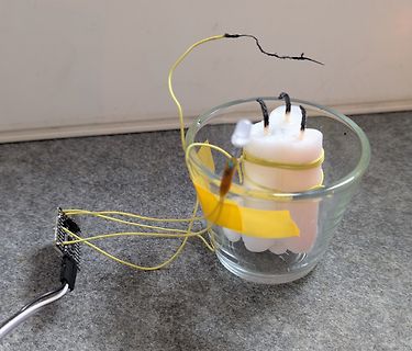 Freie Verdrahtung mit Kerzen und Mikrocontroller