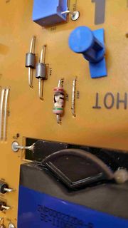 Nahaufnahme einer Leiterplatte mit elektronischen Bauteilen