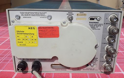 Rückseite eines AEG-Telefunken Oszilloskops