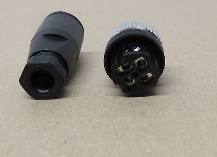 Elektrischer Stecker und Buchse