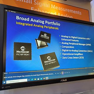 Präsentation von Microchip Analog-Peripheriegeräten auf Monitor