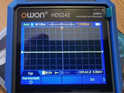 Abfotografiertes Owon HDS242 Handheld-Oszilloskop