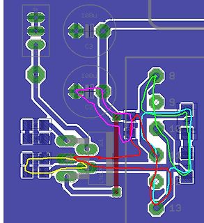 Ausschnitt eines PCB-Layouts mit farbigen Markierungen