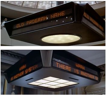 Filmstills mit Text auf Display