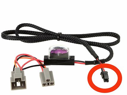 Elektrisches Kabel mit Steckverbindern und Gehäuse