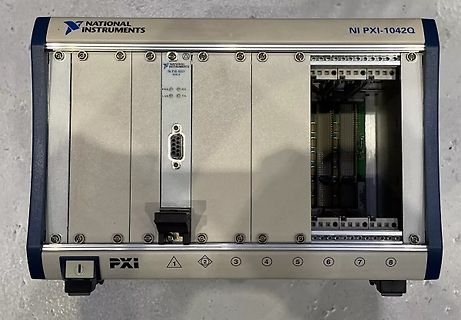 National Instruments NI PXI-1042Q Chassis