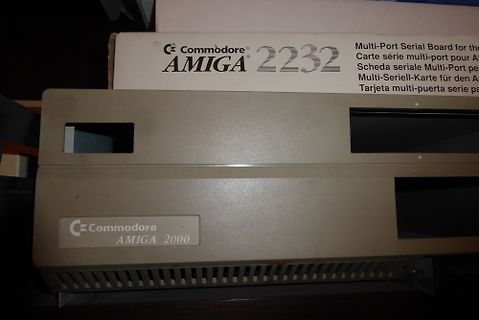 Commodore Amiga 2000 und Amiga 2232 Karton