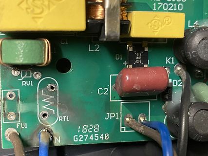 Nahaufnahme einer Leiterplatte mit elektronischen Bauteilen