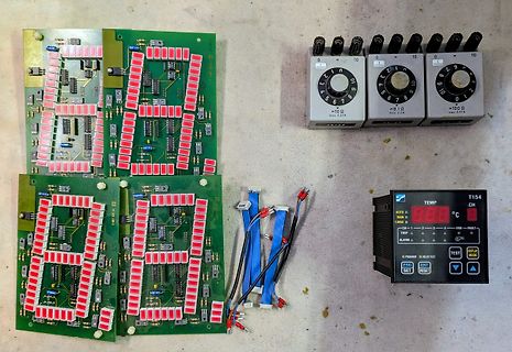 Leiterplatten, Potentiometer und Temperaturregler