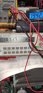 Messaufbau mit Multimeter und HP Netzteil
