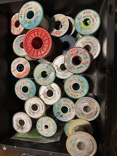 Verschiedene Spulen von Elektronik-Litzen