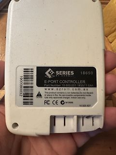Rückseite eines E-Port Controllers von Ozroll