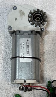 DC-Getriebemotor mit Typenschild