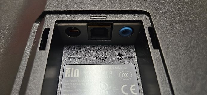 Anschlüsse eines Elo Touchscreen Monitors