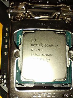 Intel Core i7-8700 Prozessor auf Sockel