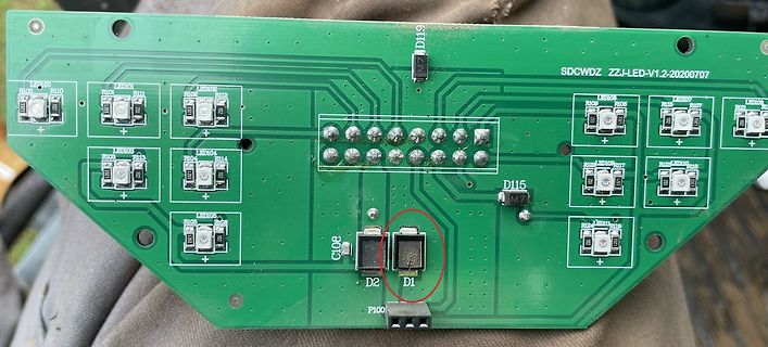 Leiterplatte mit LED-Bestückung und Bauteilmarkierungen