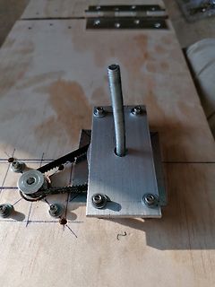 Mechanischer Aufbau mit Gewindestange und Zahnriemen