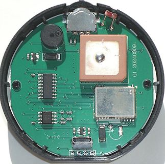Innenansicht einer runden Leiterplatte mit elektronischen Bauteilen