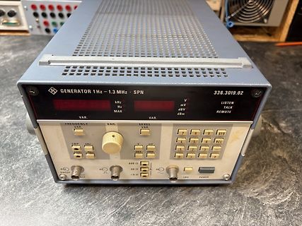 Funktionsgenerator Laborgerät