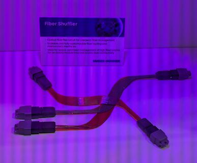 Glasfaser-Patchkabel und Informationskarte