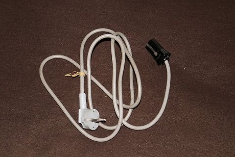 Netzkabel mit Stecker und Klemme