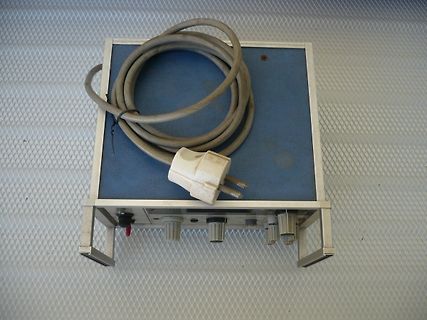 Labornetzteil mit Netzkabel