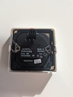 Rückseite eines Jung Bewegungsmelders