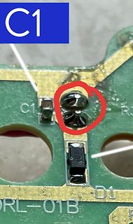 Detailaufnahme einer Leiterplatte mit Bauteilen