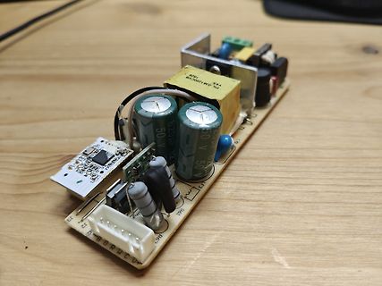 Leiterplatte eines Netzteils mit Elektrolytkondensatoren