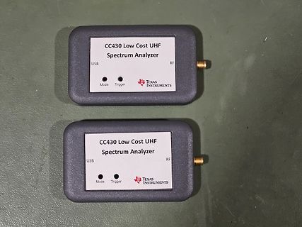 Zwei CC430 Low Cost UHF Spektrum Analysatoren