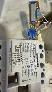 Siemens NFI-Schutzschalter und Leiterplatte