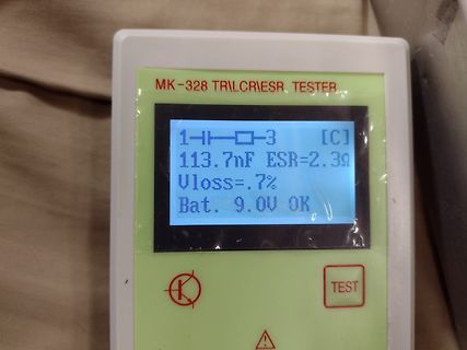 Display eines MK-328 LCR-ESR-Testers
