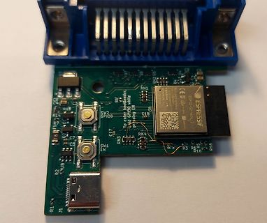 ESP32-WROOM-32 Modul auf Leiterplatte mit DB9 Stecker