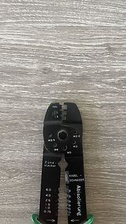 Abisolierzange für Kabel und Zündstecker